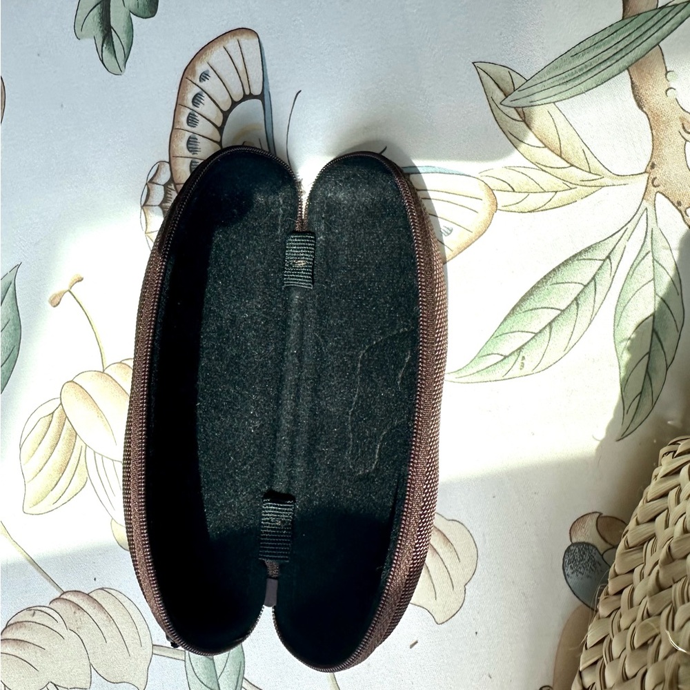 Maui Jim Brown Reinforced Zipper Sunglasses Case with Durable Design - Picture 9 of 10